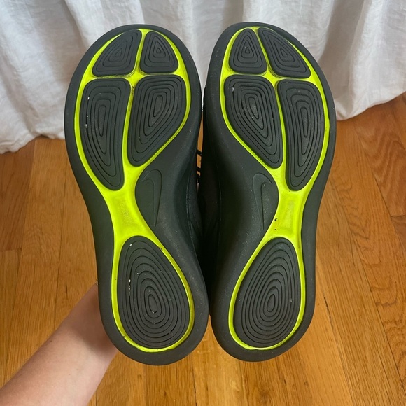 Nike Sneakers - Picture 2 of 3